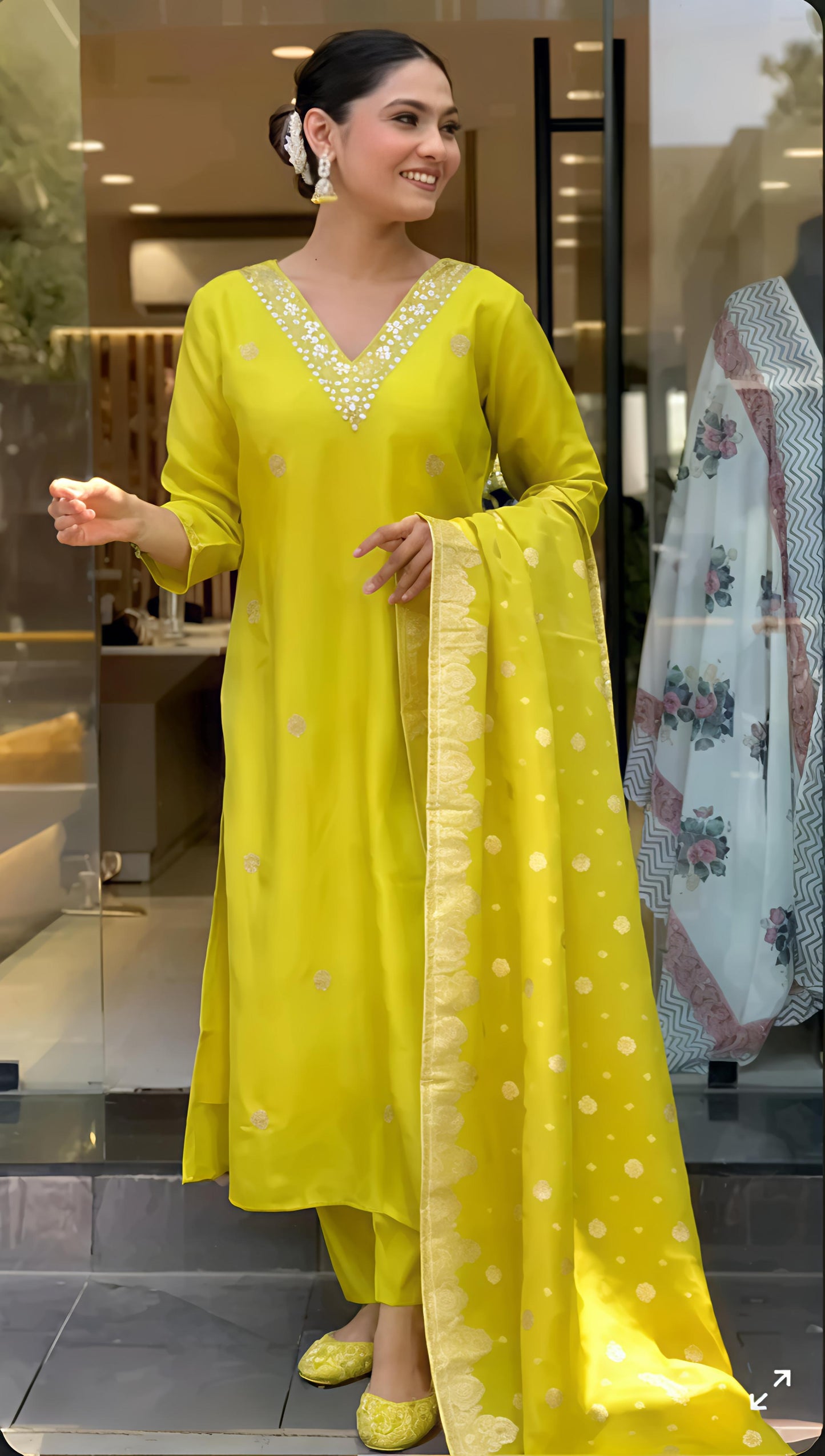 Aakarsha Superior Women Dupatta Sets  - Diwali Special